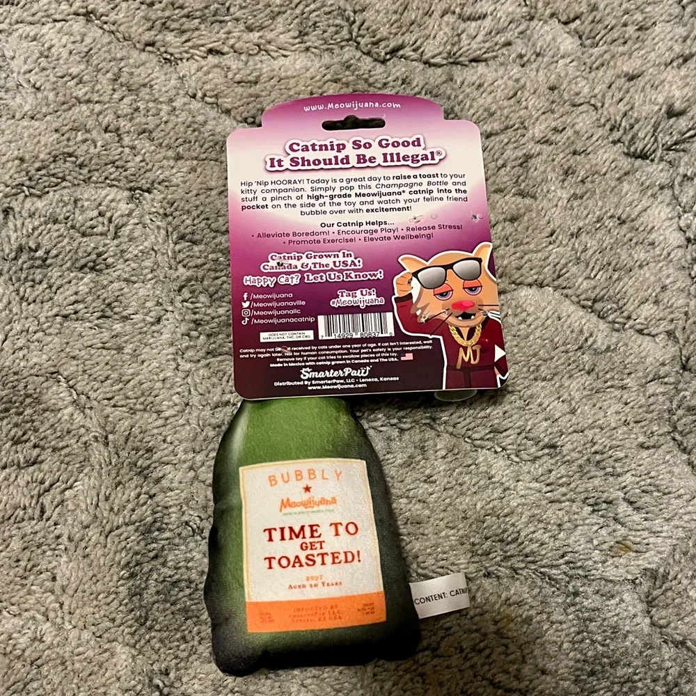 NWT Refillable Catnip Toy